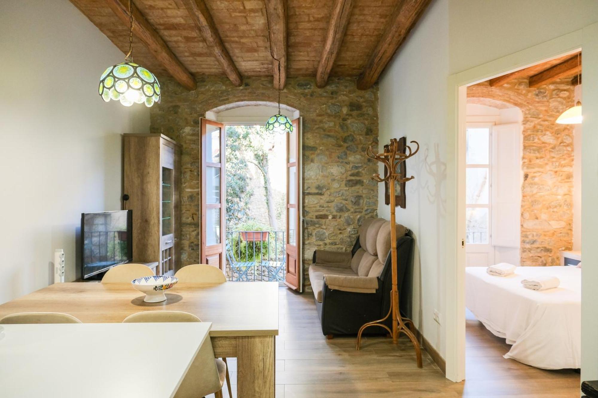 Ganganell Centre Apartamento Con Patio Besalu Bagian luar foto
