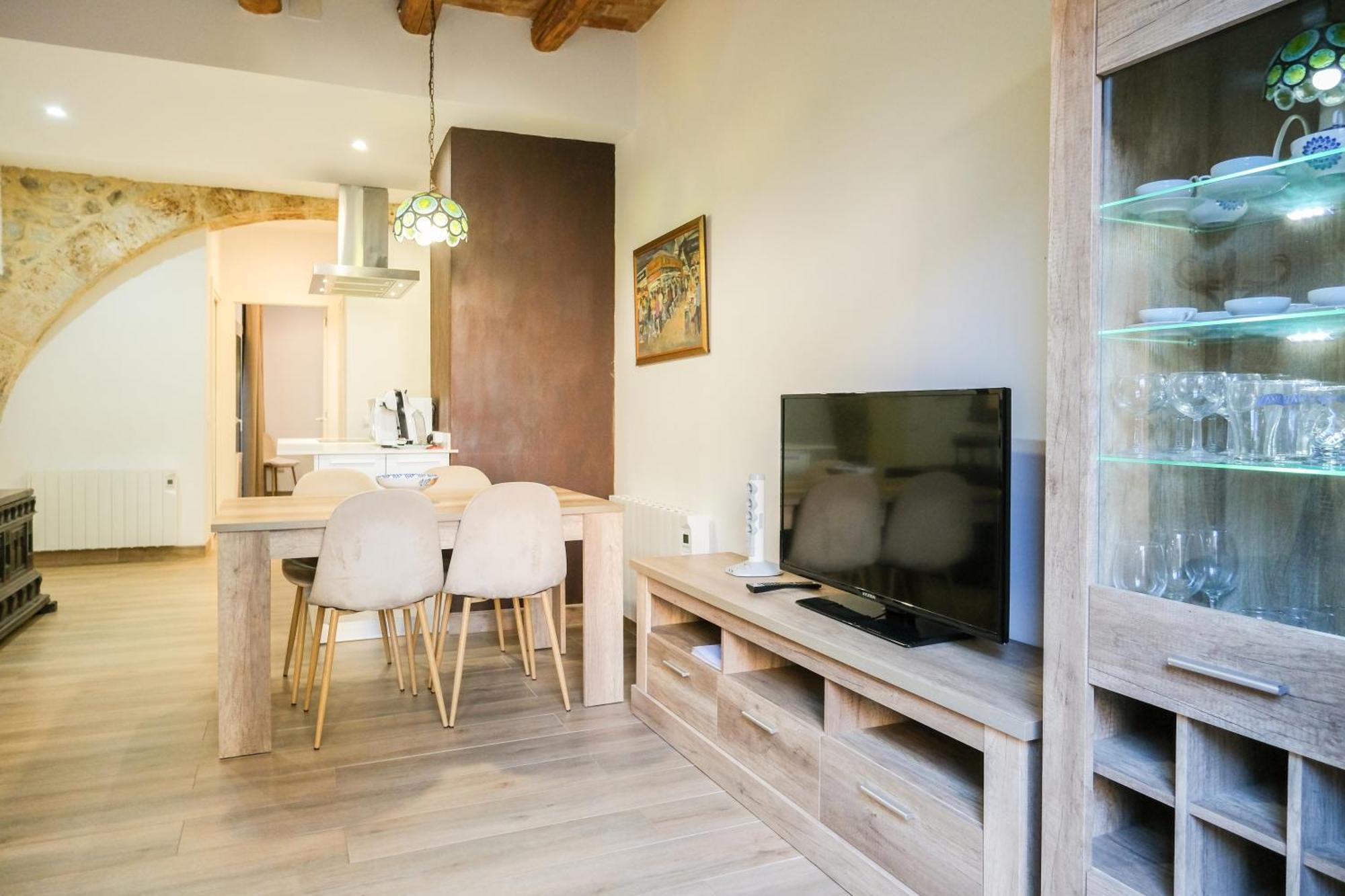 Ganganell Centre Apartamento Con Patio Besalu Bagian luar foto