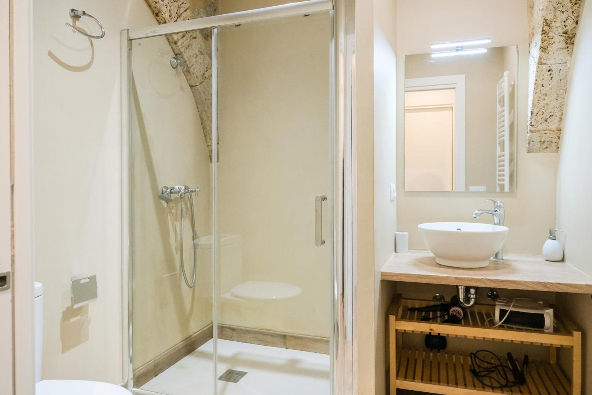 Ganganell Centre Apartamento Con Patio Besalu Bagian luar foto