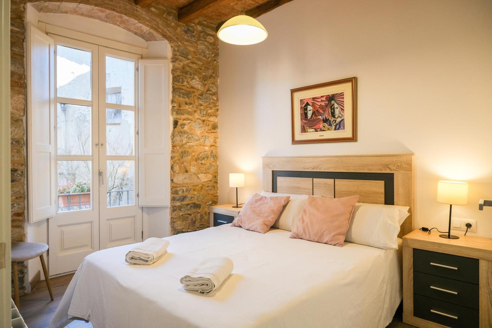 Ganganell Centre Apartamento Con Patio Besalu Bagian luar foto
