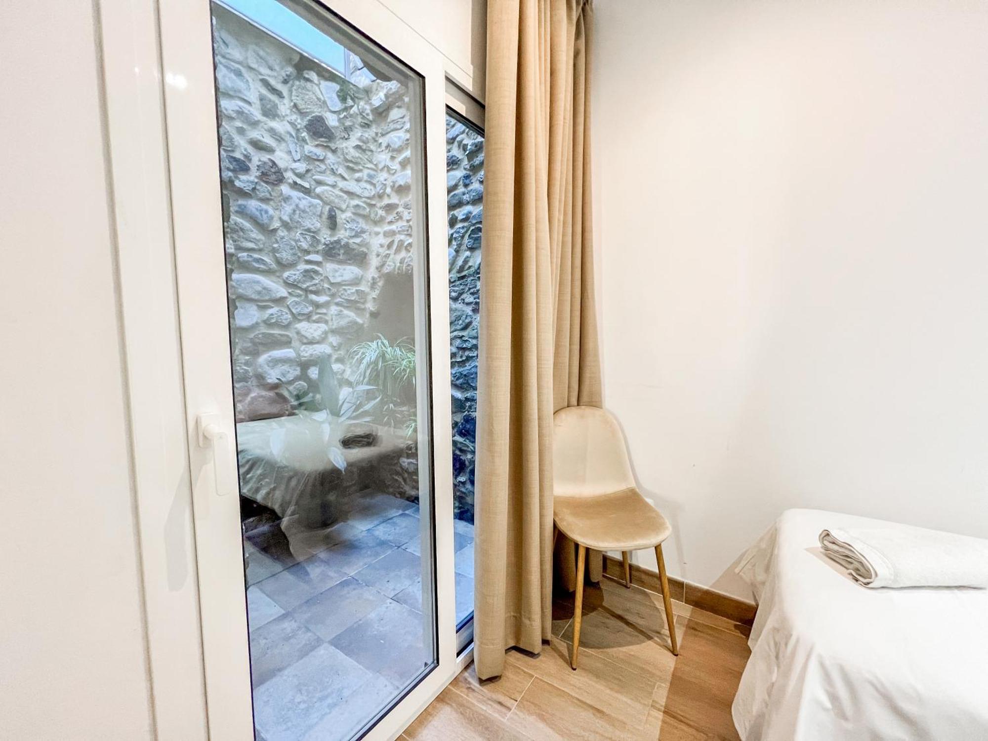 Ganganell Centre Apartamento Con Patio Besalu Bagian luar foto